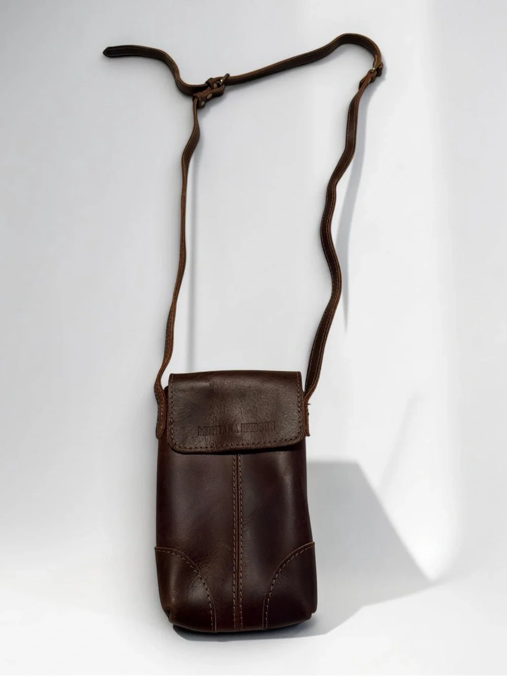 NEW Montana Hudson Leather Crossbody Bag Touchscreen Phone Pocket